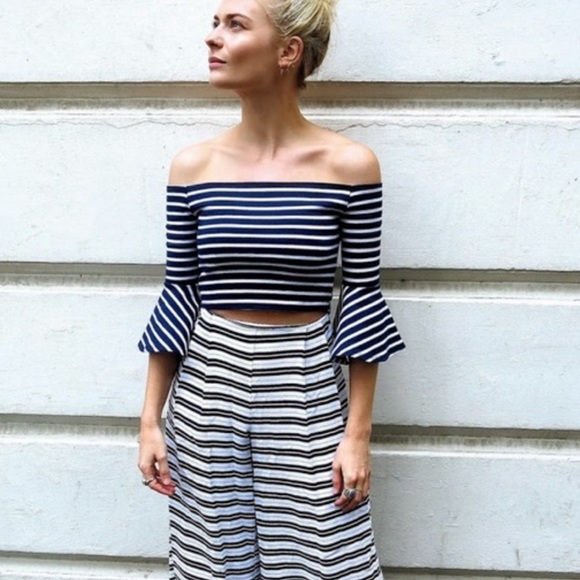 Reformation clover black white stripe ribbed off the shoulder bell sleeve top - Picture 7 of 11
